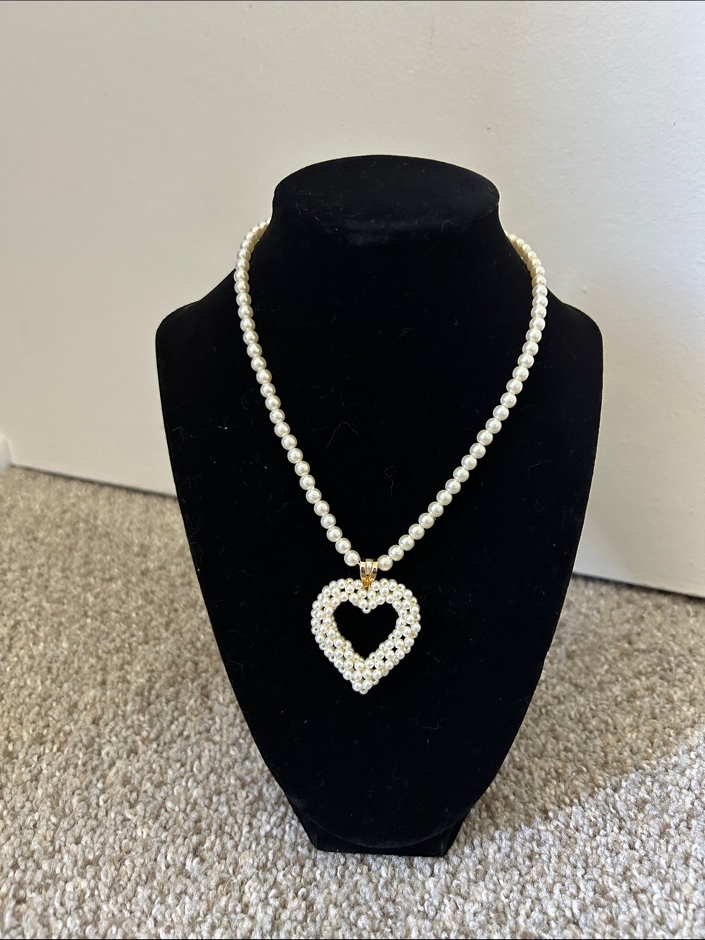 Vintage Avon Pearl Heart Pendant Necklace